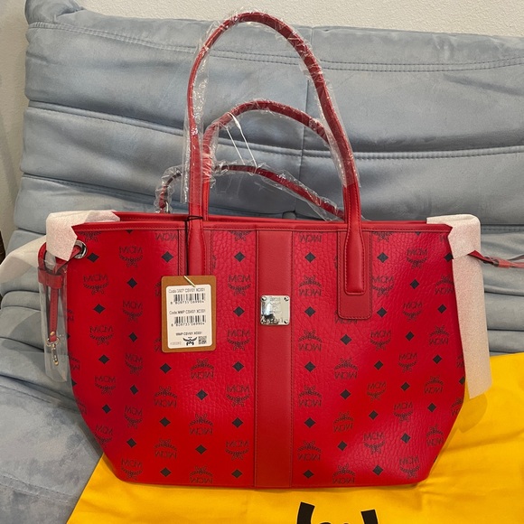 Mcm Visetos Medium Liz Reversible Shopper Tote Ruby Red - Picture 4 of 9